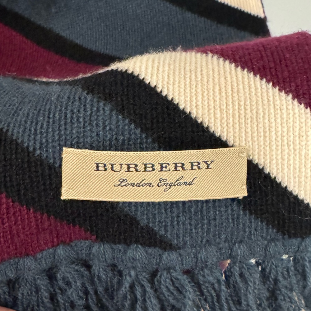Christmas Vibe - Burberry Burgundy and Green Striped Cashmere Scarf - Picture 4 of 7